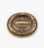01A7667 - Poignée à anneau ovale Louis XVI, laiton antique, 2 1/4 po x 2 5/8 po