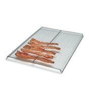 Bacon déposé sur une grille de refroidissement