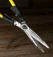 A close view of the hedge shear blades