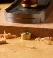 A Veritas Prairie Dog holds a workpiece being planed