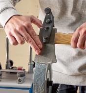 Sharpening a hatchet using a Tormek sharpening machine and an axe jig