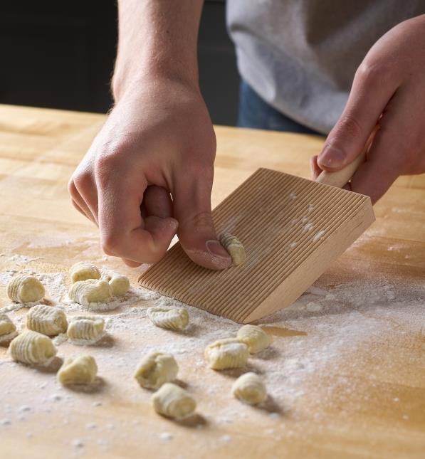 Details about   Garganelli Gnocchi Professional Pasta Maker Wood Paddle Slanted Ridge Board 