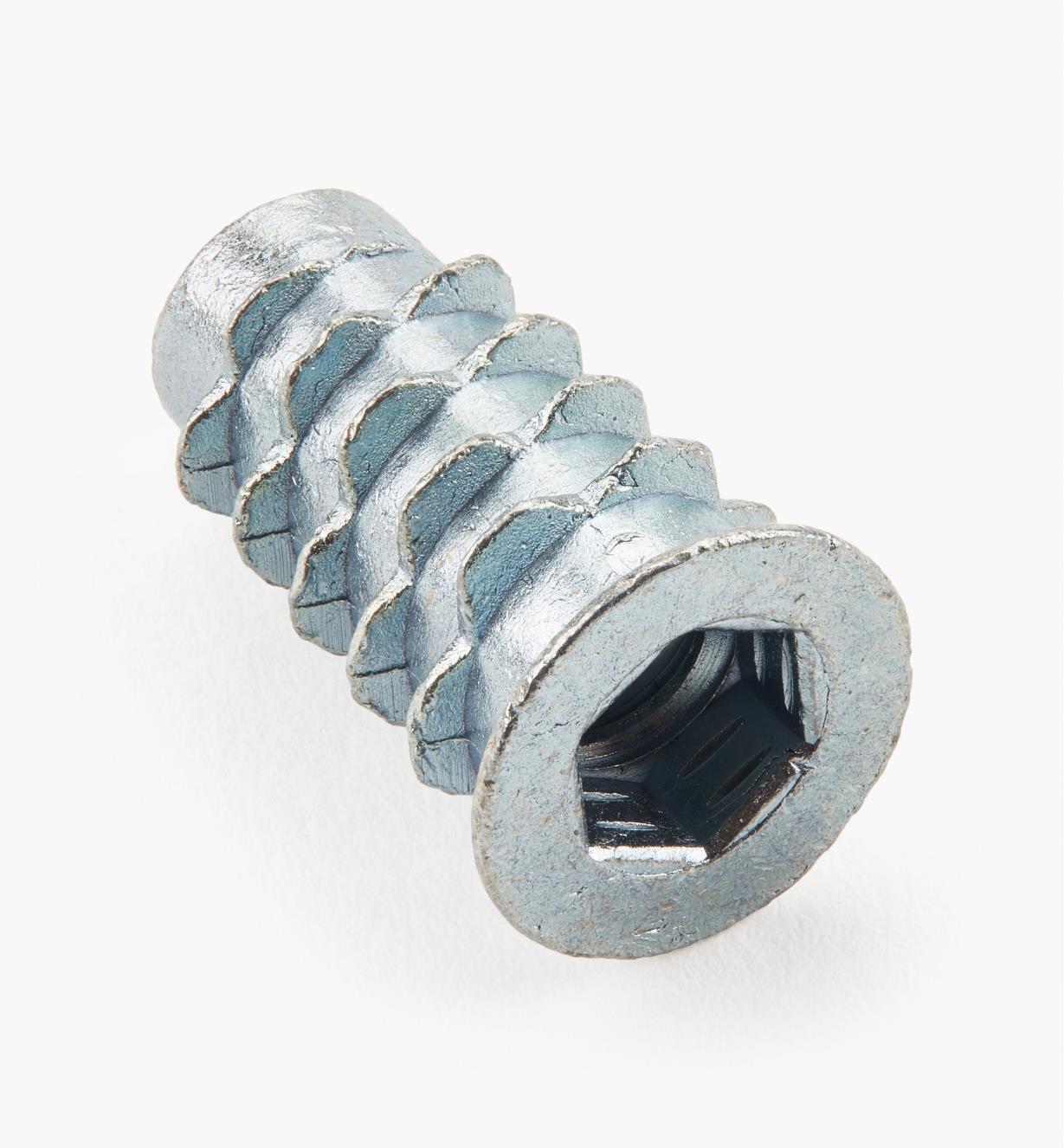00N1020 - 20mm Flanged Nut, 1/4 20 Quick-Connect