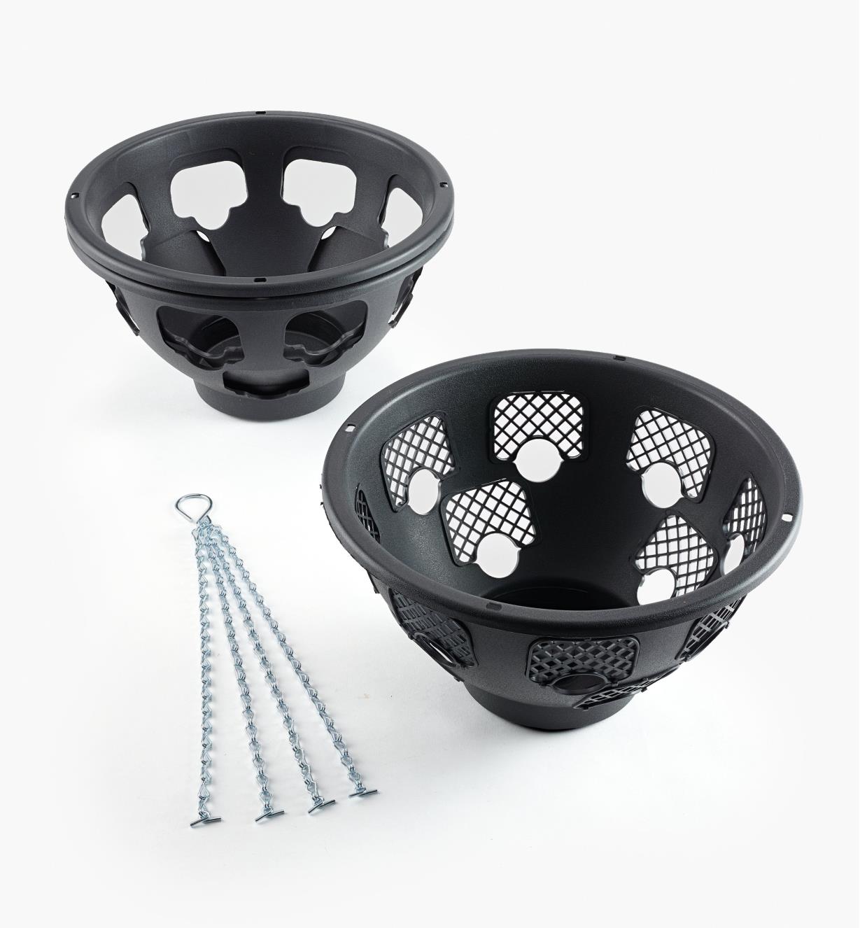 XB641 - Set of 3 Hanging Baskets