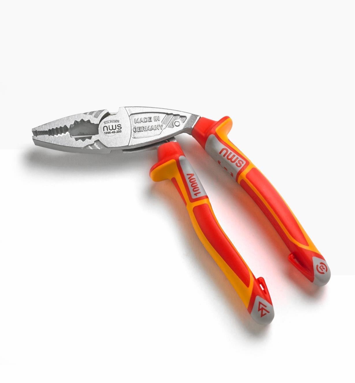 24K2205 - NWS Insulated (1000V) Combination Pliers, Offset