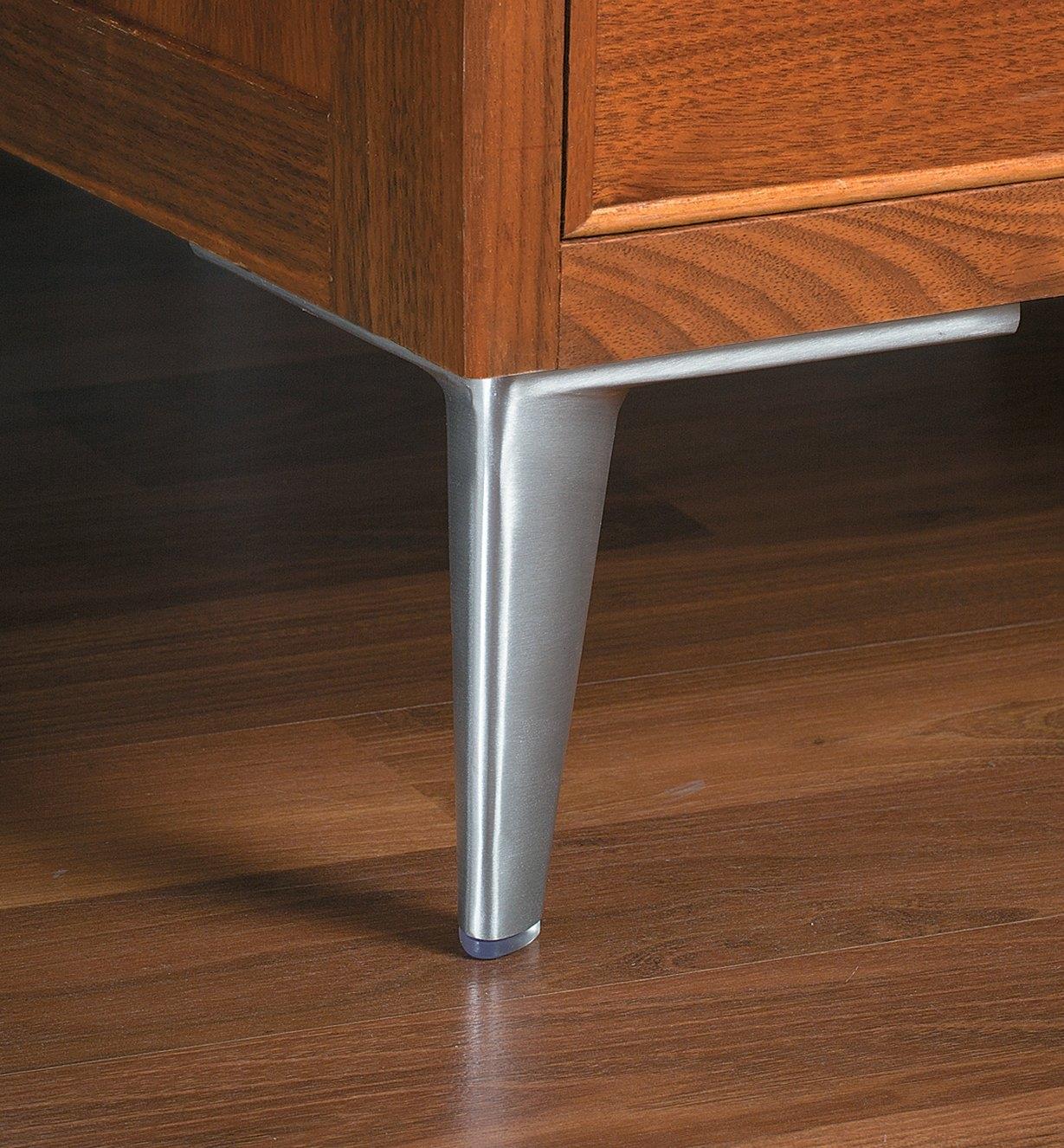 Example of Aluminum Corner Leg supporting a furniture piece