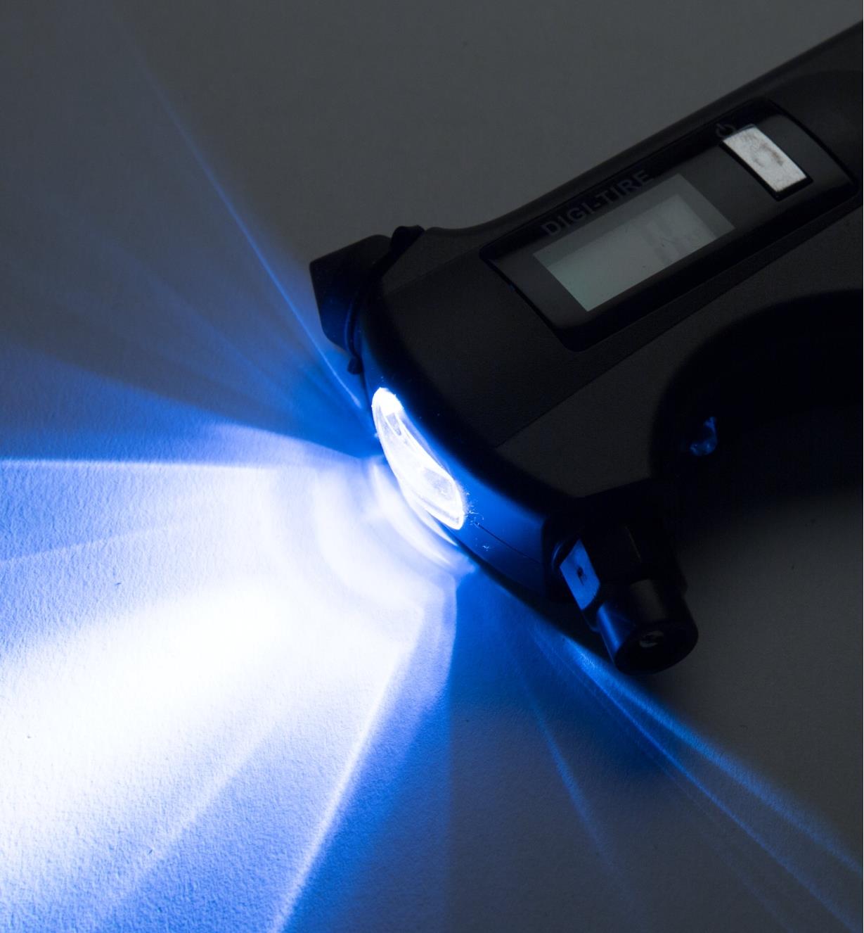 0 to 150 psi gauge LED flashlight