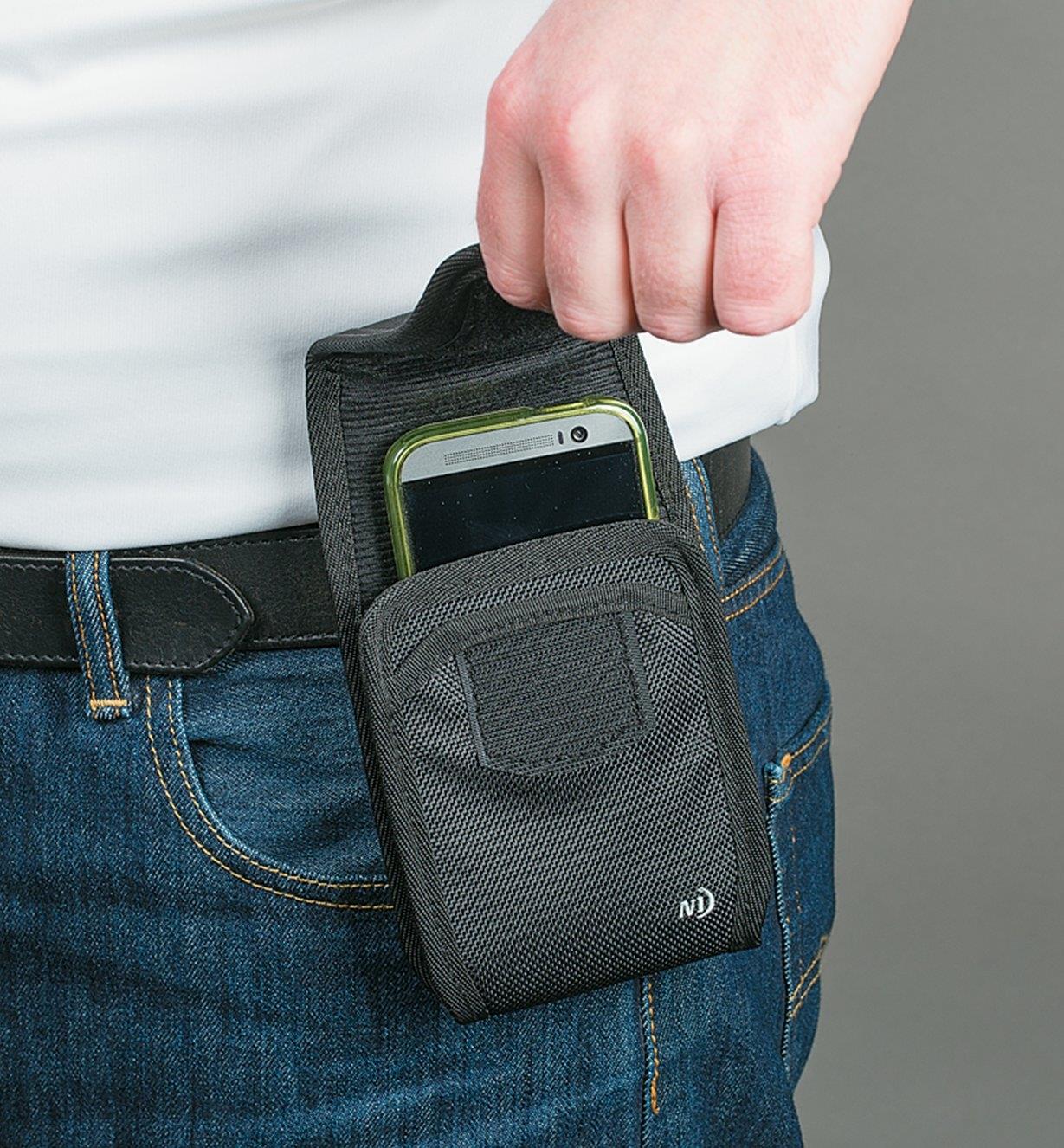68K0636 - Large Smartphone Clip Case, Holster-Style