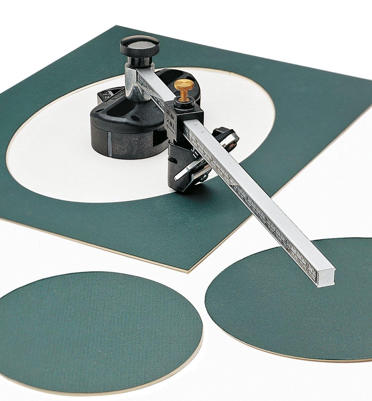Cutting a circle out of a mat using a MatMate Oval/Circle Mat Cutter