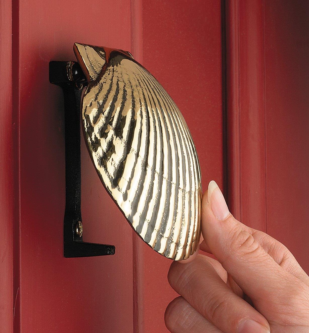 00W0810 - Polished Brass Bay Scallop Door Knocker
