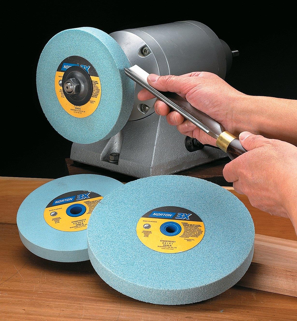 Grinding a gouge using a Norton 3X grinding wheel