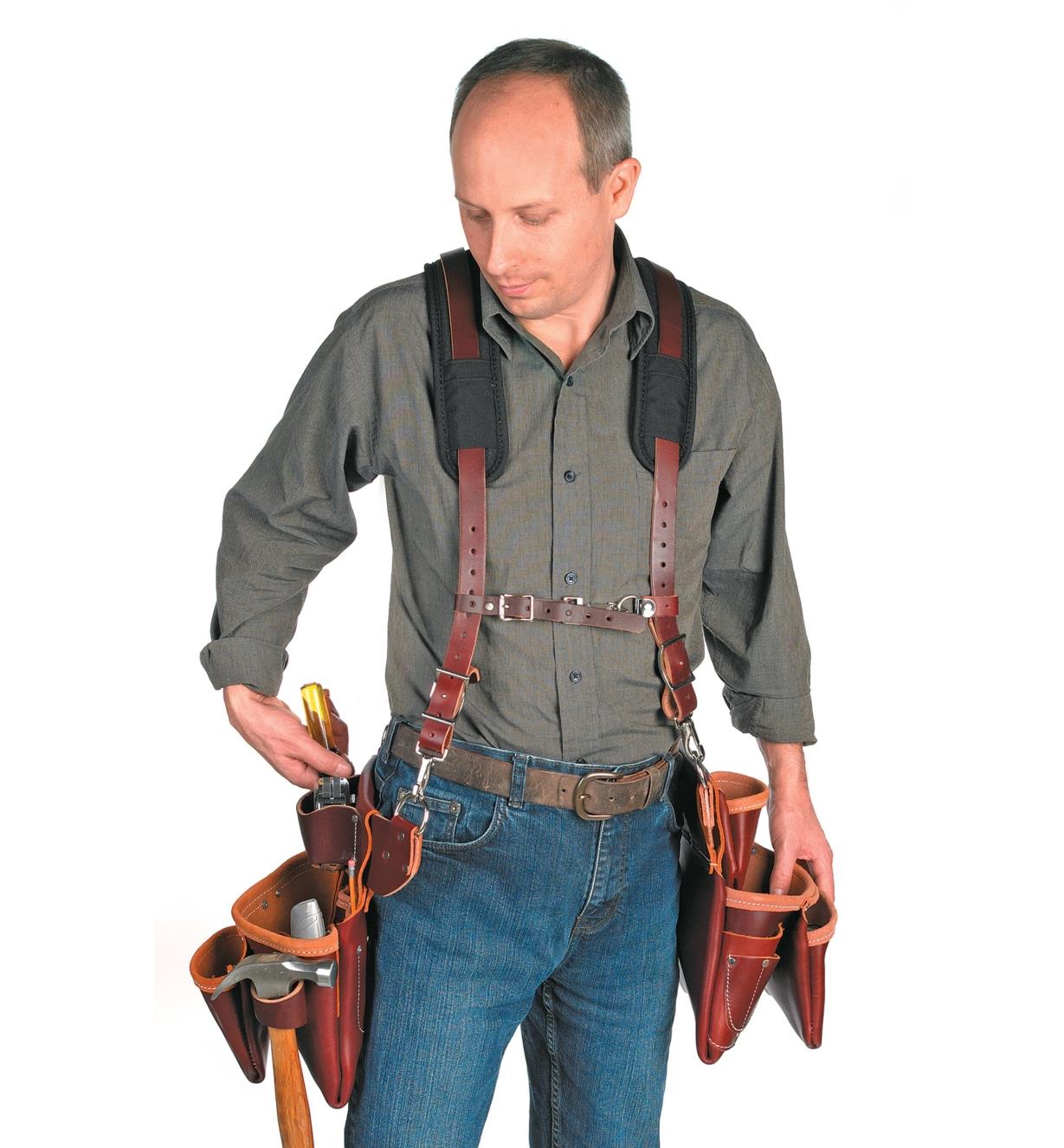 Front view of a man wearing the Stronghold Suspension System
