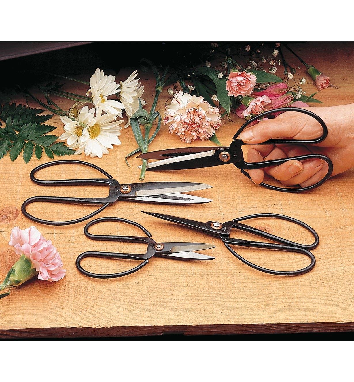 Using Chinese Scissors to cut flower stems