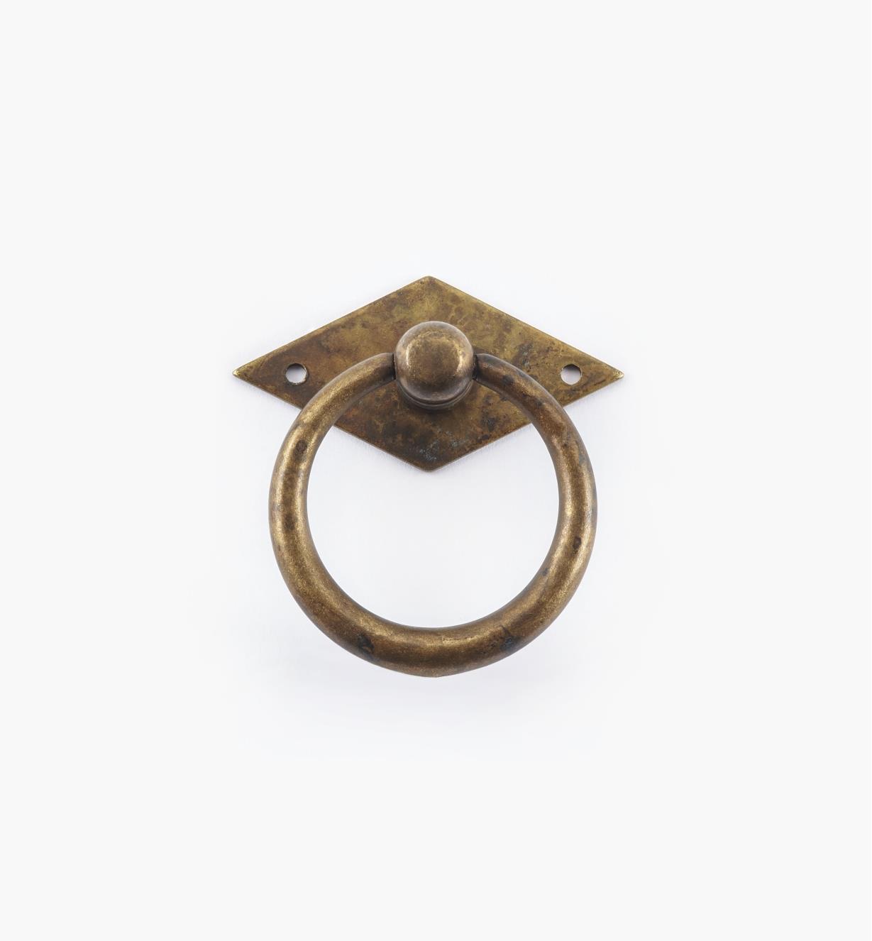 01A6303 - Poignée à anneau fuselé sur platine losange, 50 mm x 40 mm