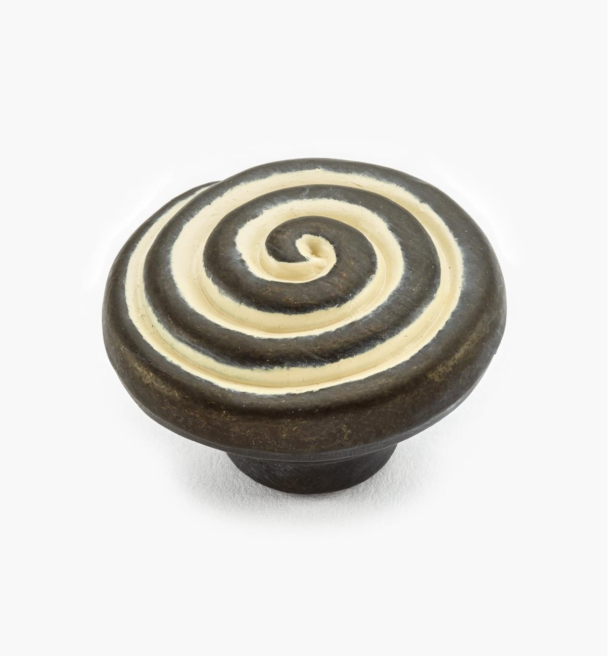 02W3603 - Bouton spirale de 1 1/4 po, série Rustic, fini Biscayne antique
