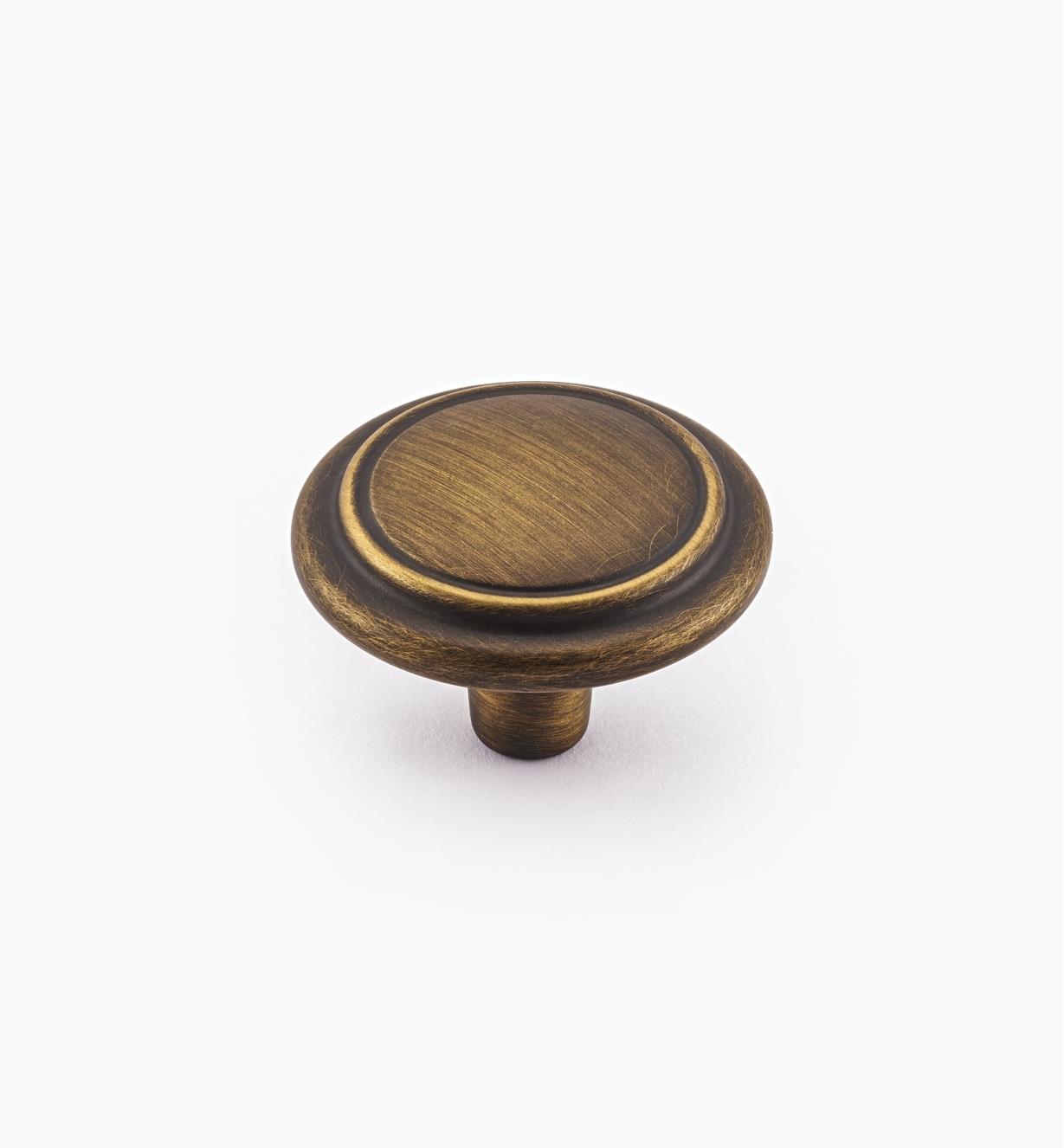 01W0611 - 32mm Antique Brass Knob