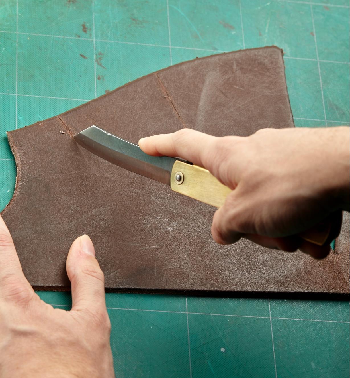 Using a Japanese Carpenter's Knife to cut leather