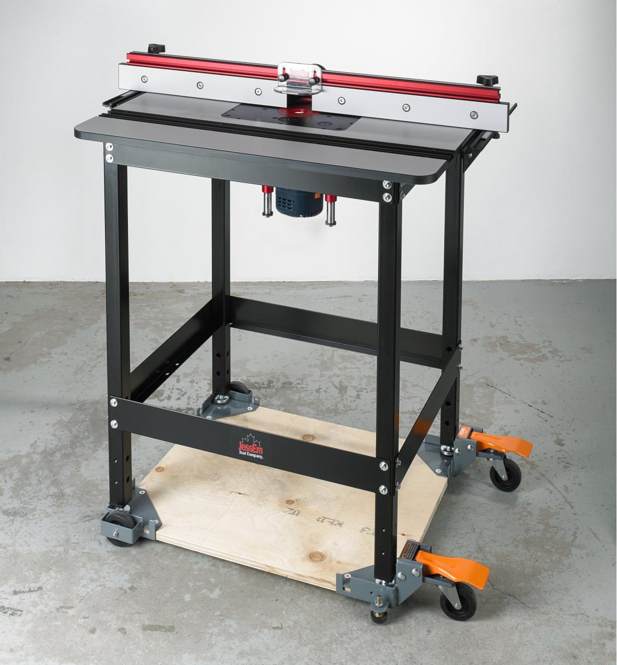 Mobile Base supporting a router table
