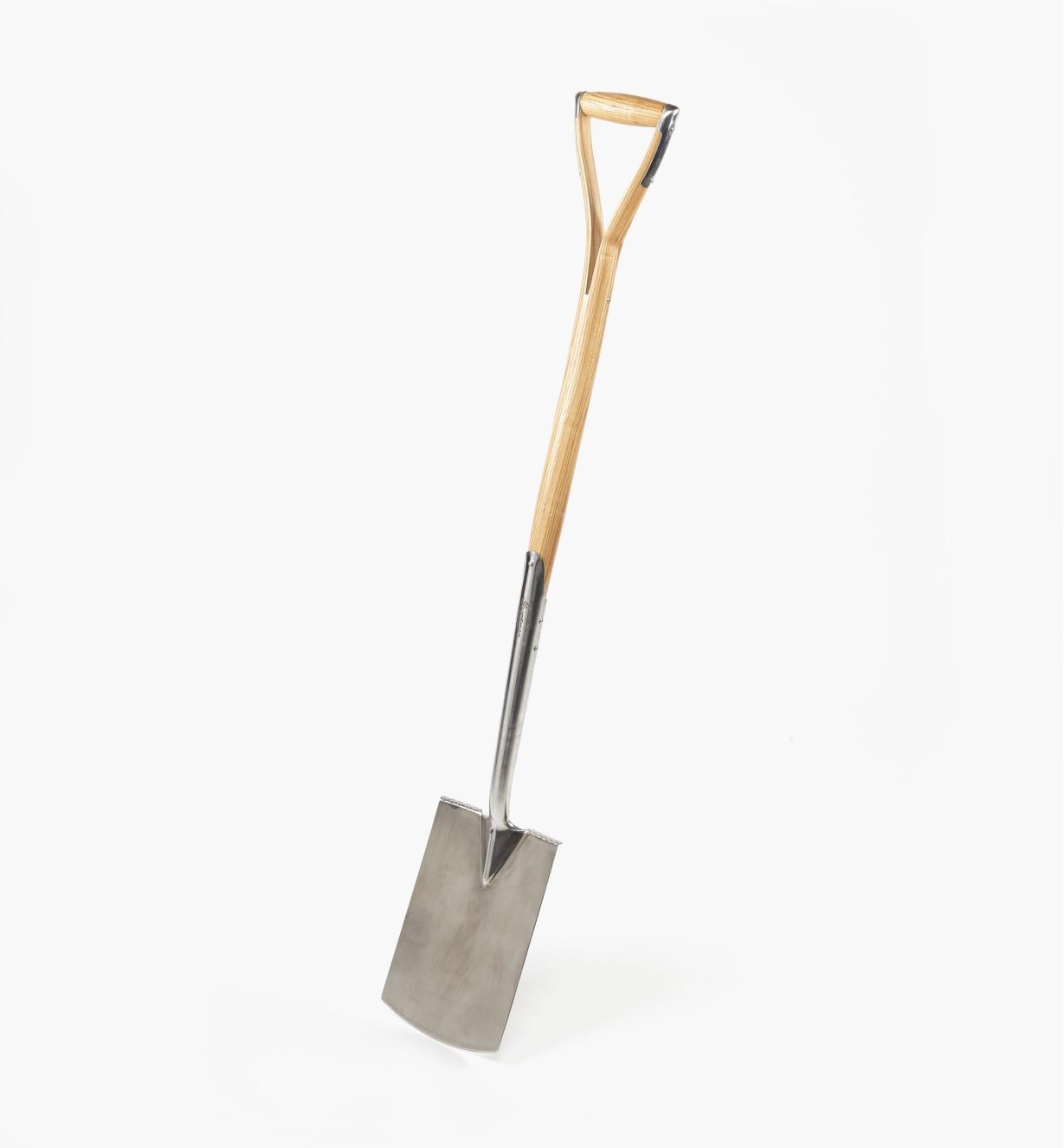 PG261 - Ergonomic Ash-Handled Digging Spade