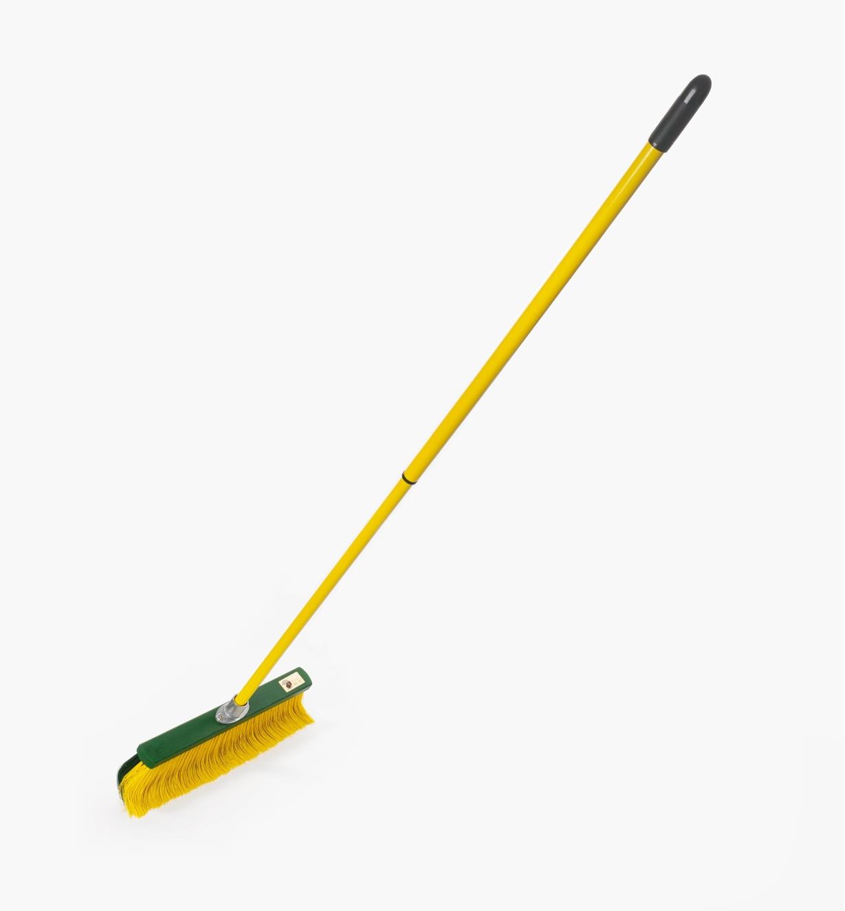 PH153 - Fusselschreck Outdoor Broom