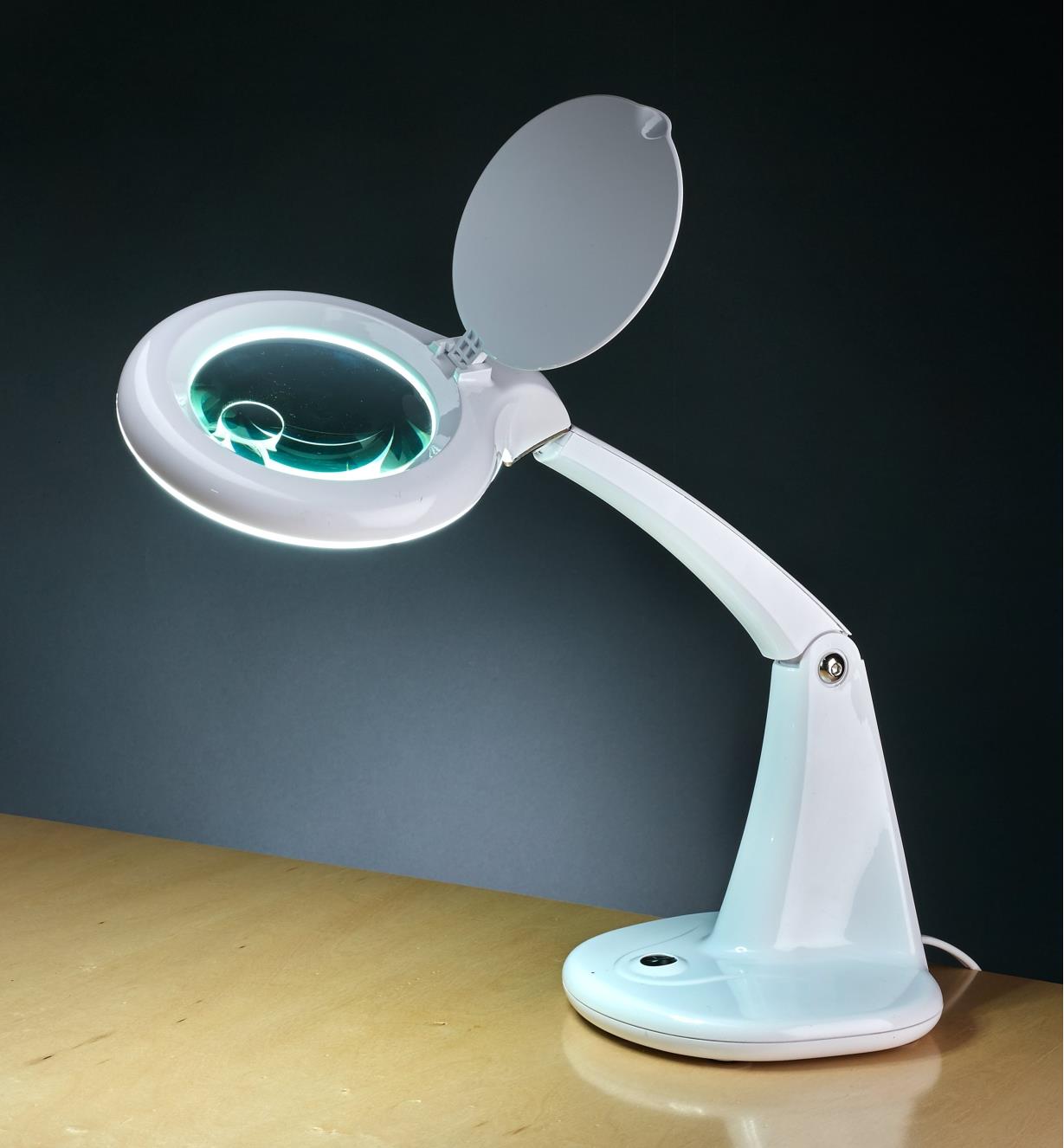 99W8746 - LED Tabletop Magnifying Lamp
