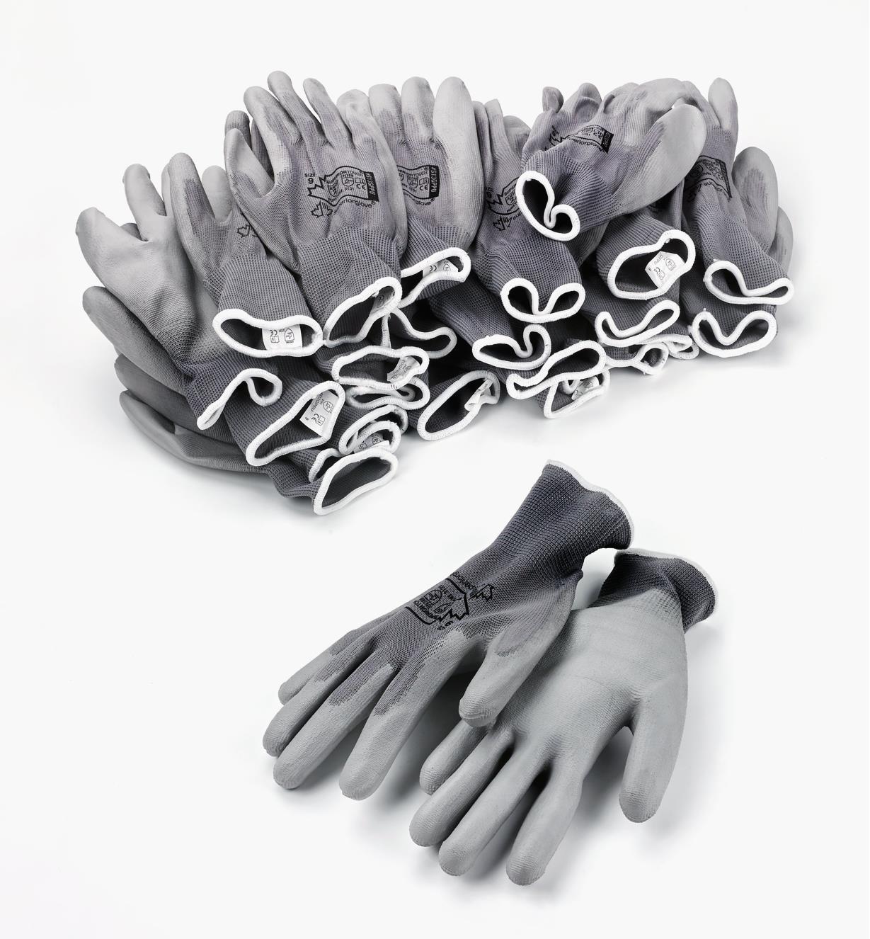 99W8687 - Medium (size 9) Gloves, 12 pairs