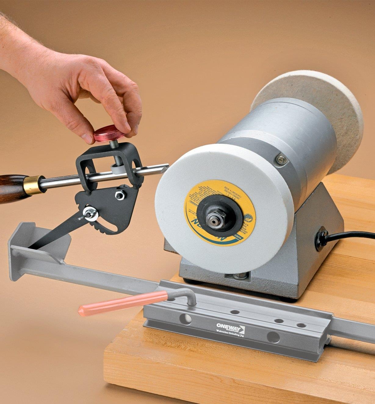 Using the Vari-Grind Accessory with the Wolverine jig to sharpen a gouge on a grinding wheel