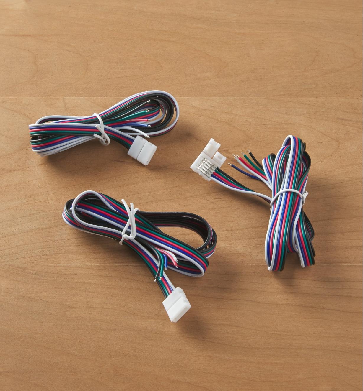 00U4653 - Câble de 48 po avec connecteur pour luminaires à DEL couleur et blanches, pqt de 3