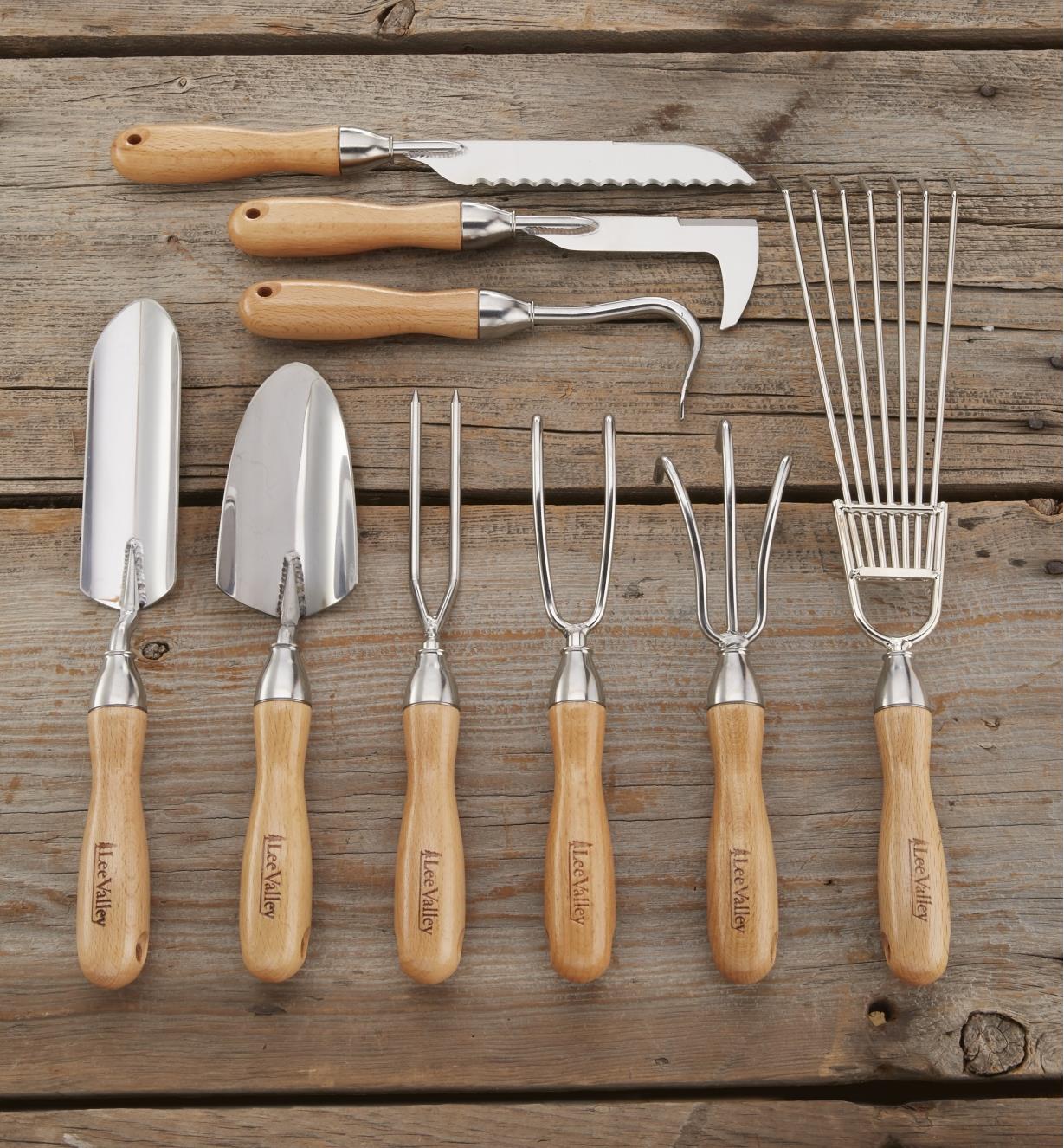 AB634 - Set of 9 Lee Valley Garden Tools