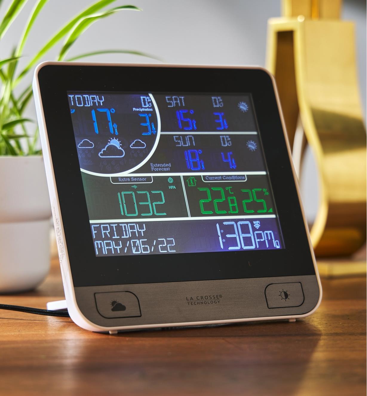Wi-Fi forecasting weather station displaying readings in Celsius