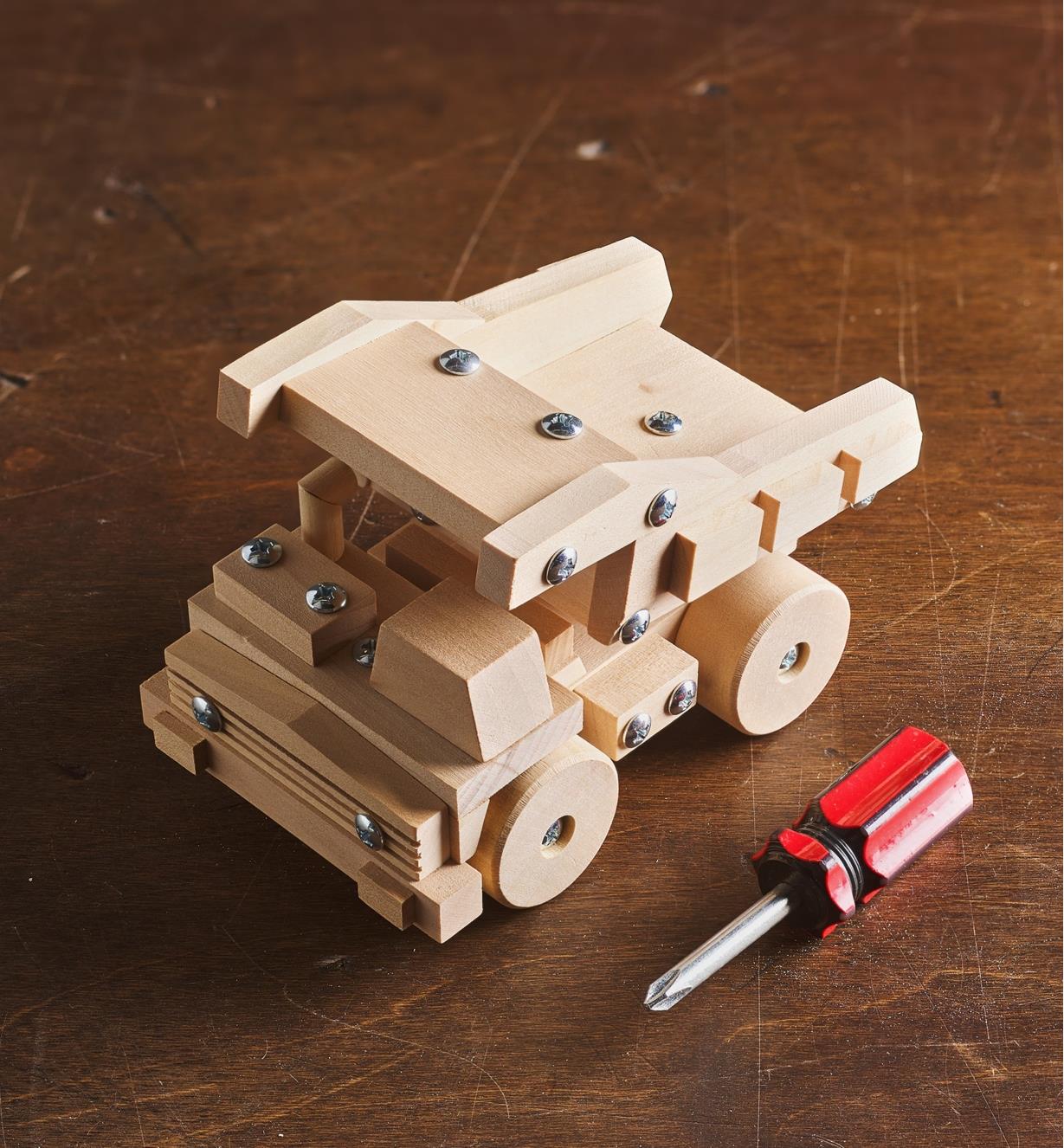 09A0557 - Dump Truck Easy-To-Build Wooden Toy Kit
