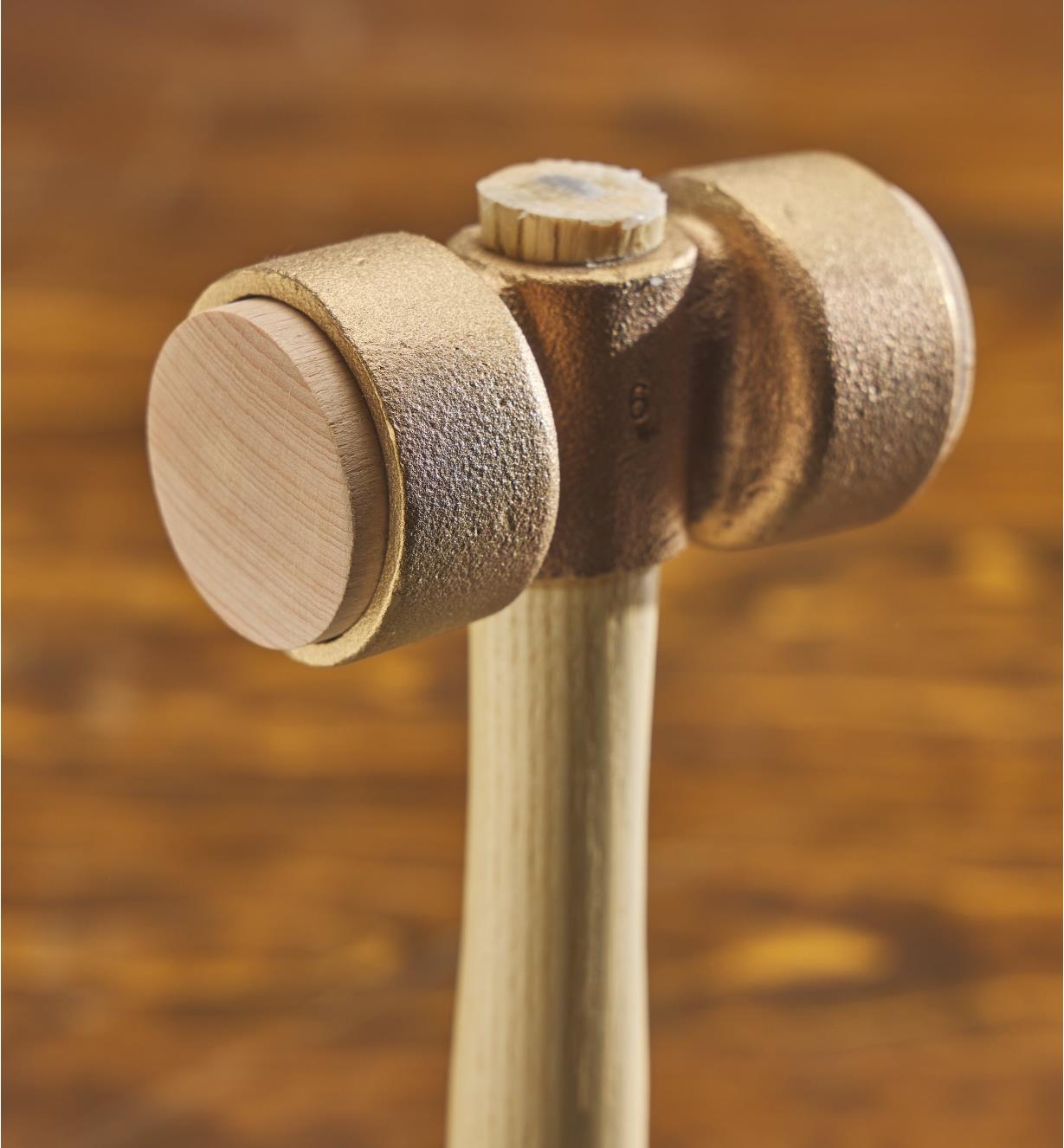 The head of the Veritas Cabinetmaker's Mallet, showing one of the striking faces