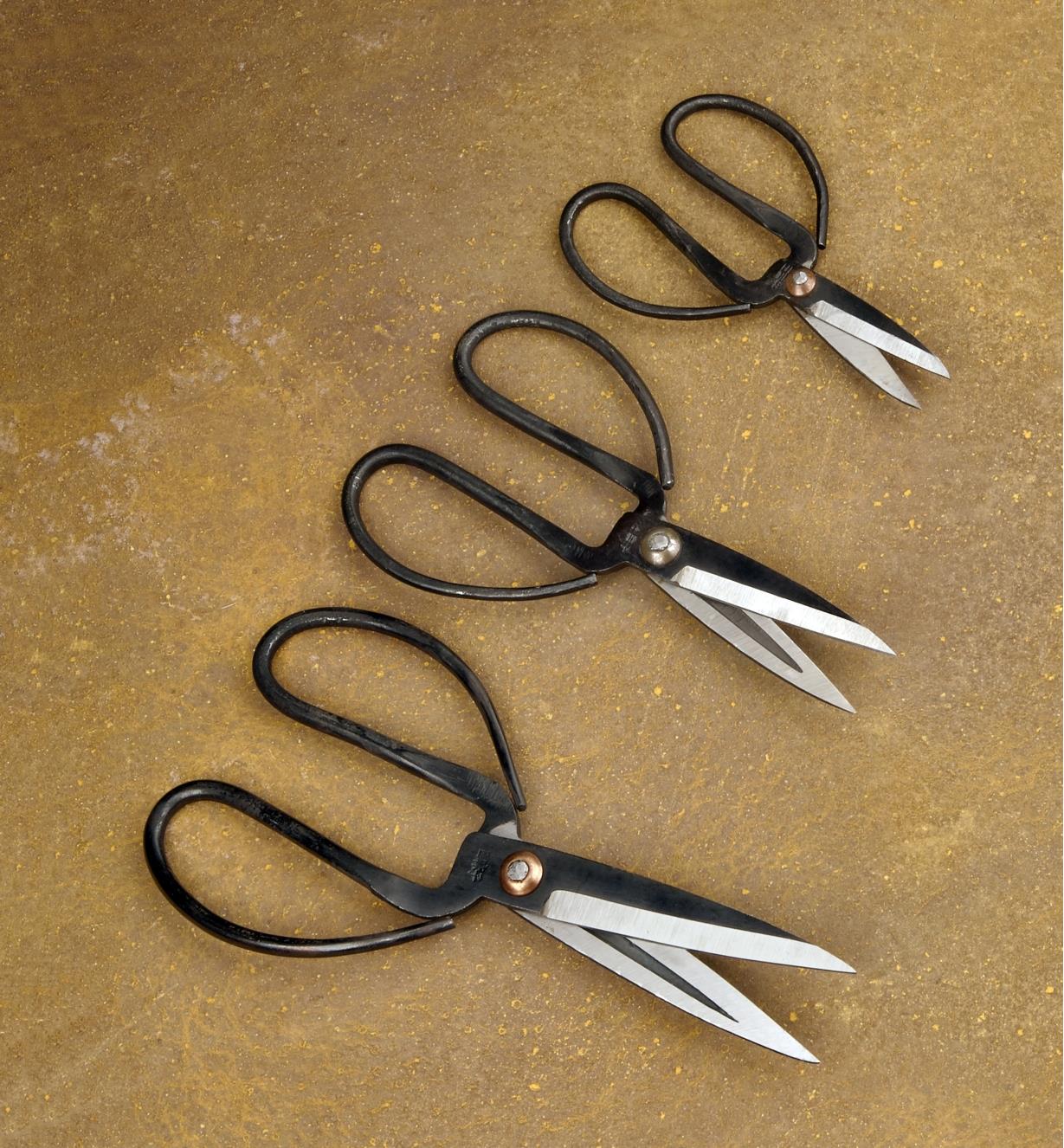 45K1012 - Set of 3 Traditional Chinese Scissors