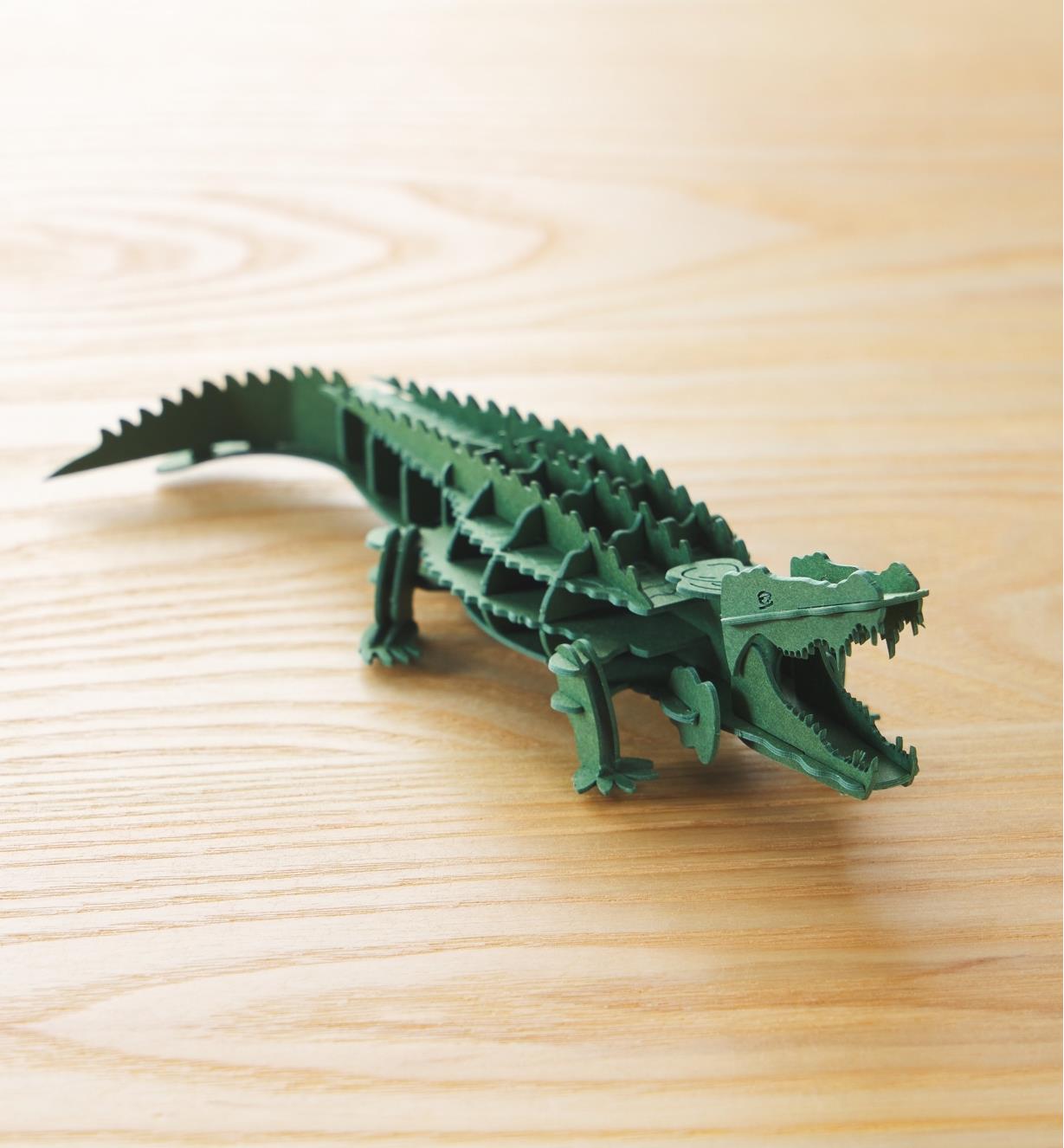 45K5016 - Crocodile Paper Model