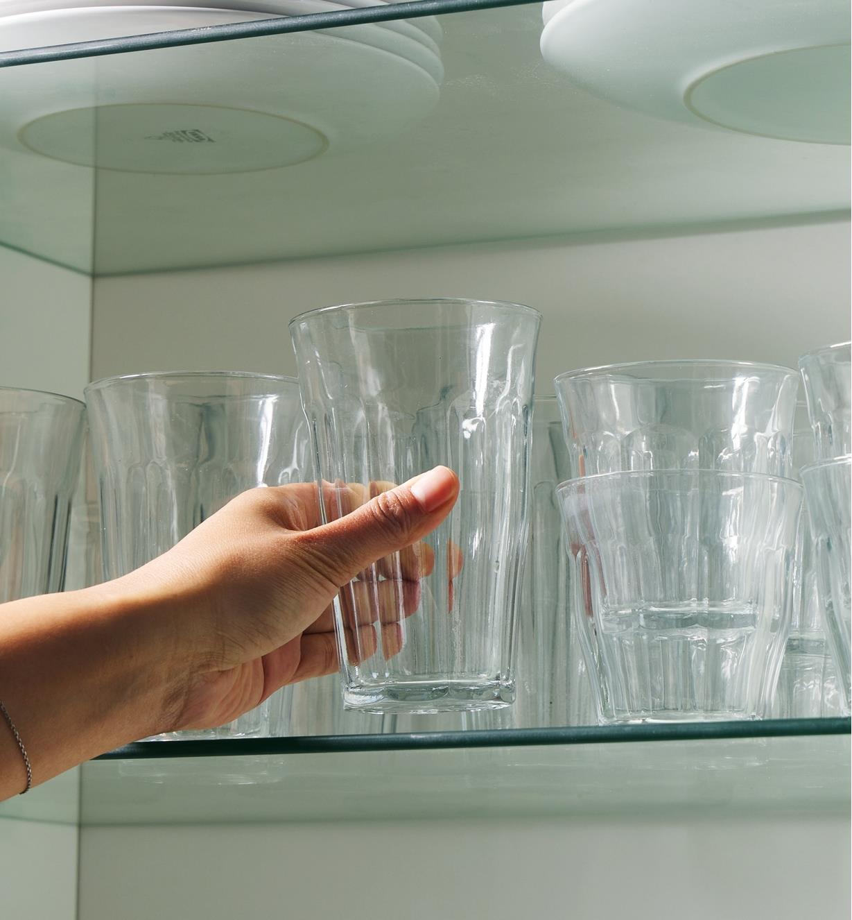 Placing a 500ml Duralex Picardie glass in a cupboard with other 310ml and 500ml Picardie glasses
