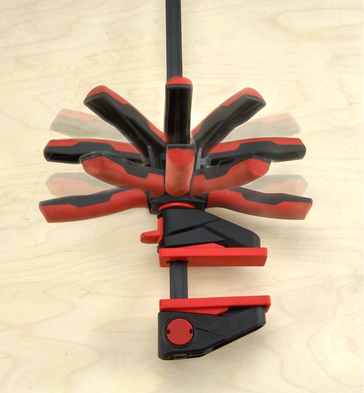 360° Trigger Clamps